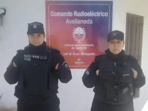 Heroico procedimiento: dos mujeres policías lograron reanimar a una bebé de un mes con RCP