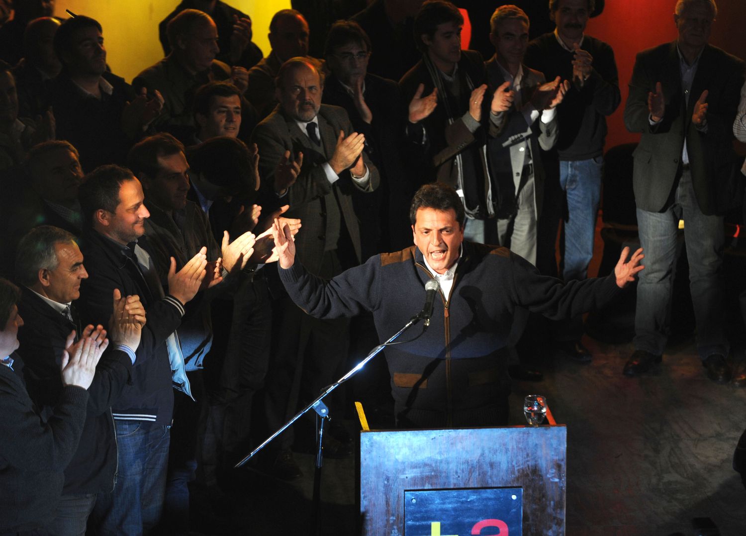Elecciones 2013: Massa presentó su lista en La Plata y respaldó al destituido Pacharotti