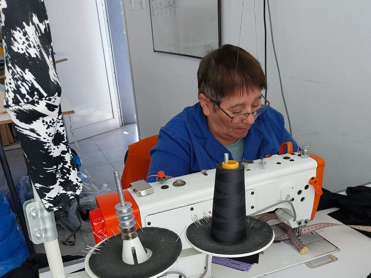 Mujeres de todas las edades se unieron al proyecto.