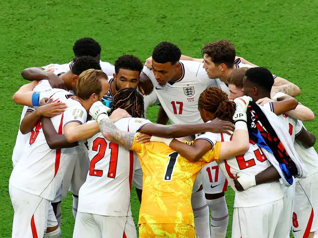 El seleccionado británico llega a las semifinales impulsado por una generación única de futbolistas que arrastra la ambición de cortar una sequía de décadas sin títulos mundiales. Foto: REUTERS/Marco Bello