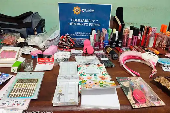 Humberto Primo: una “clienta” le vació el local de venta de cosméticos