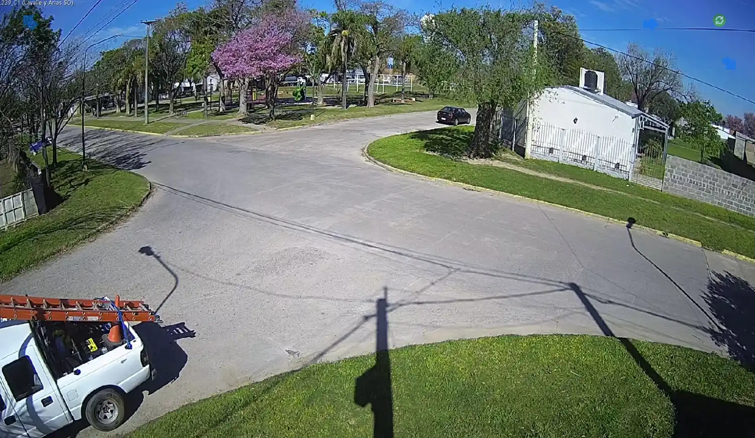 Nueva cámara de seguridad instalada en la esquina de Arias y Lavalle (barrio San José)