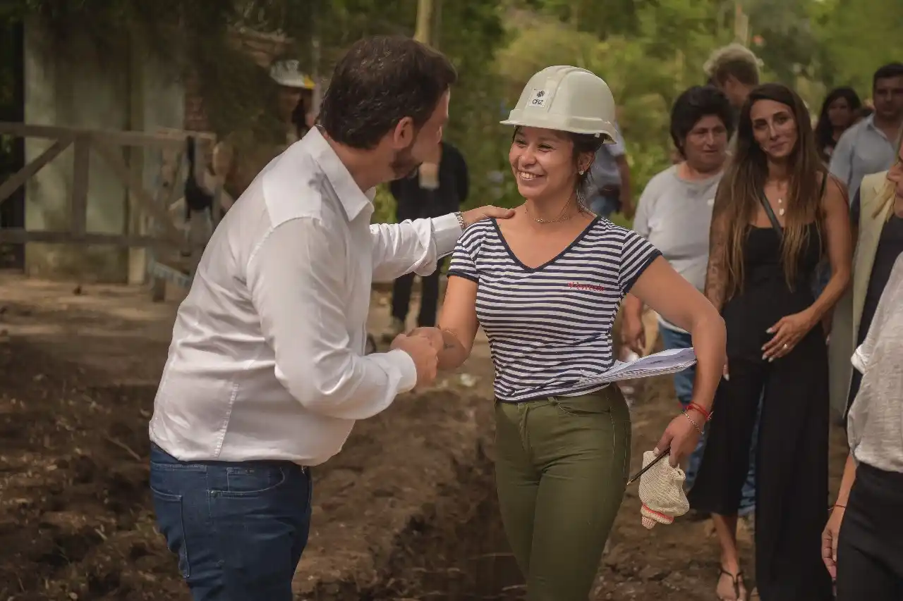 Sujarchuk cruzó a libertarios "ardidos" tras las elecciones: "En Escobar hicimos cloacas, no nos gusta cagar en baldes"
