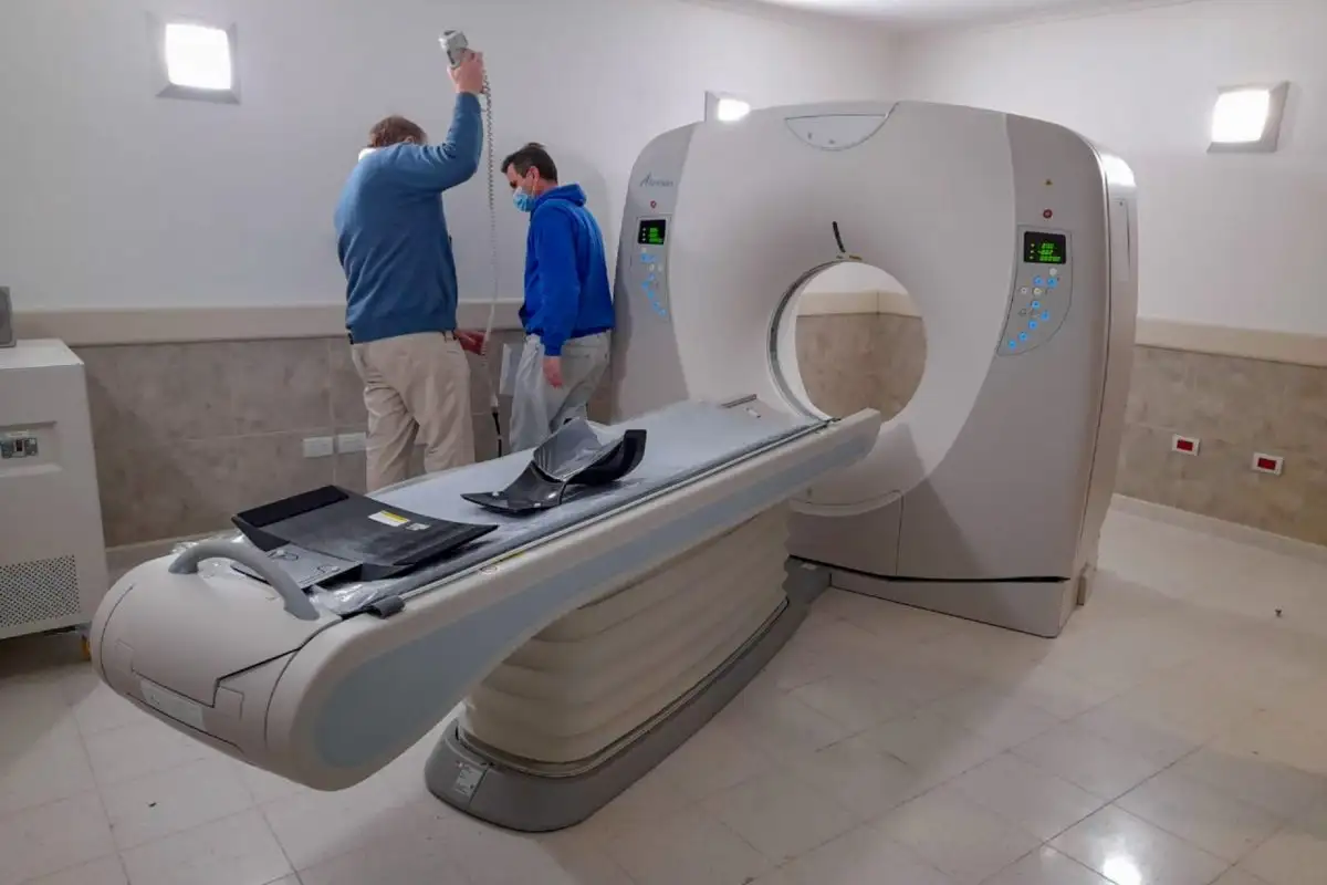 El Hospital Centenario puso en funcionamiento el tomógrafo