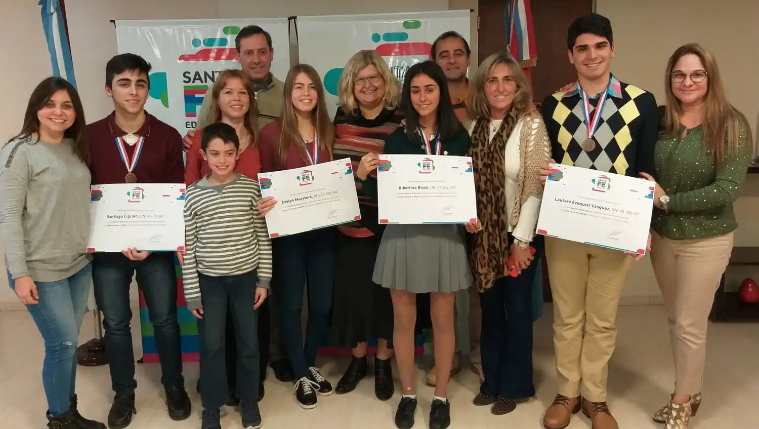 La provincia reconoció a los cuatro estudiantes santafesinos que viajarán a la NASA