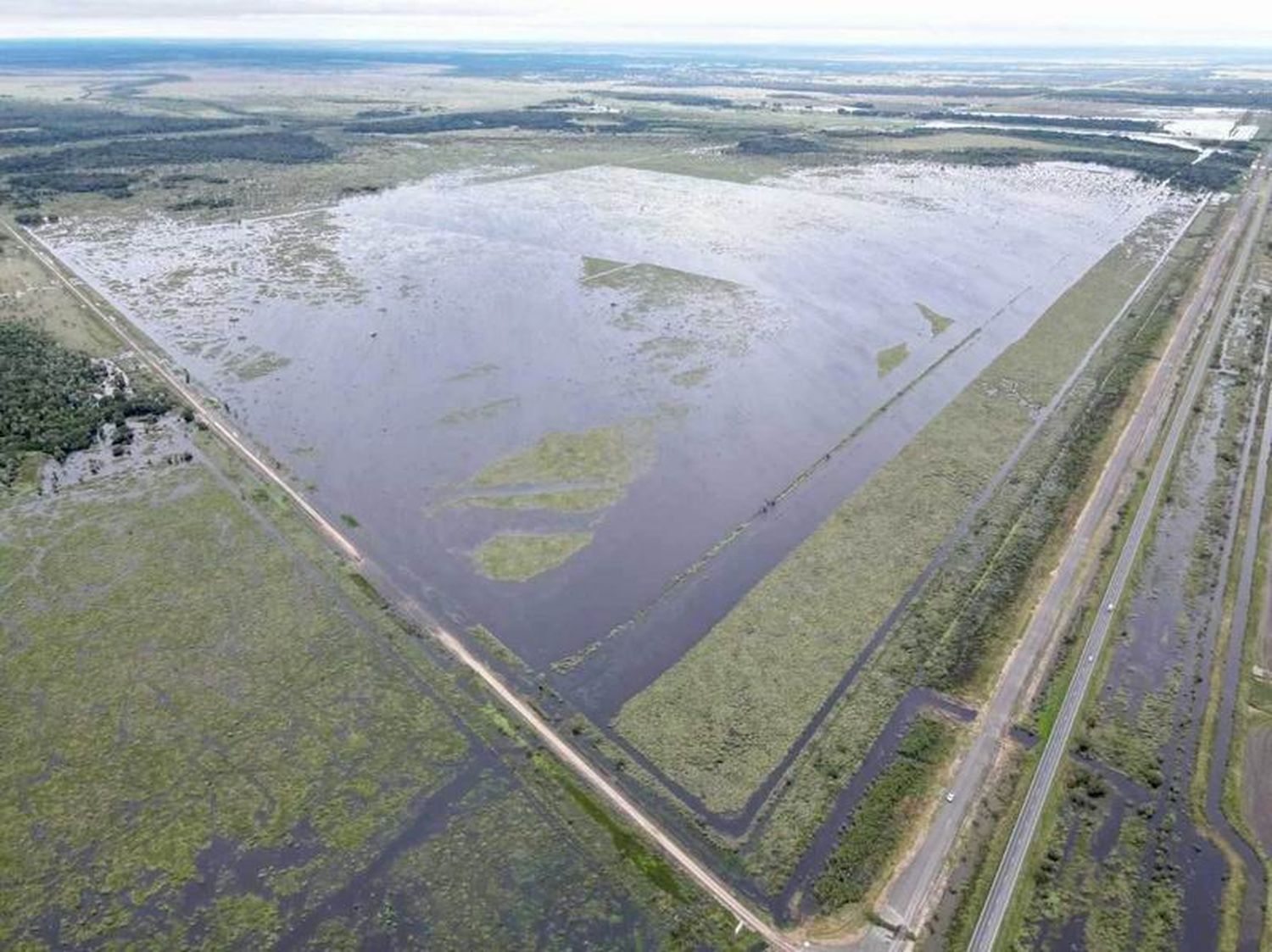 El Gobierno se reunió con productores arroceros para atender anegamiento de caminos