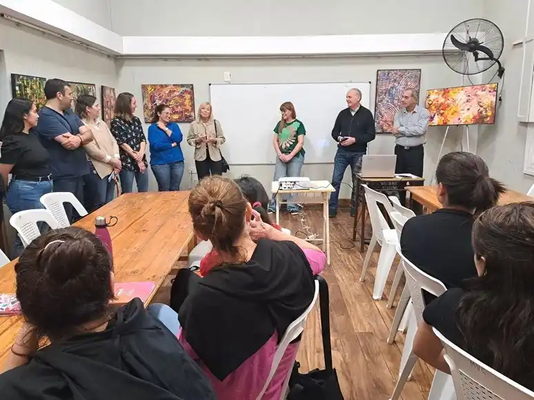 El intendente Norberto Gizzi participó del inicio del curso.