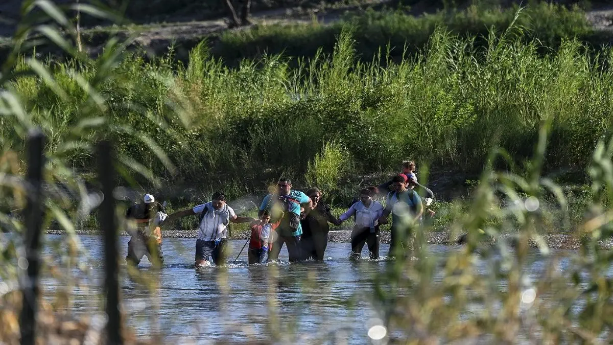 ¿SIN SABER A DÓNDE IR? En grupos de hasta 200 personas cruzan en todo momento frontera de EE.UU.