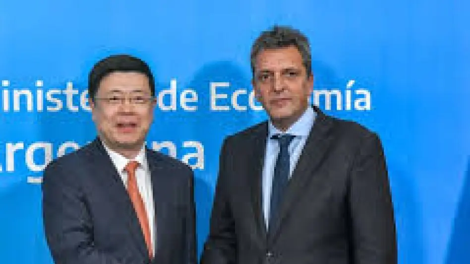 Massa viaja a China con el foco en las reservas: busca sumar inversiones y ampliar el swap