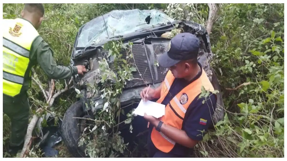 APARATOSO ACCIDENTE causa la muerte de un sacerdote y un motorizado en «la curva del Diablo»