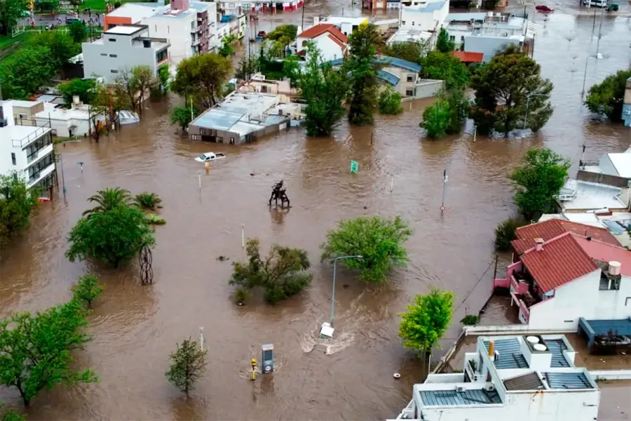 Bahía Blanca, bajo agua.