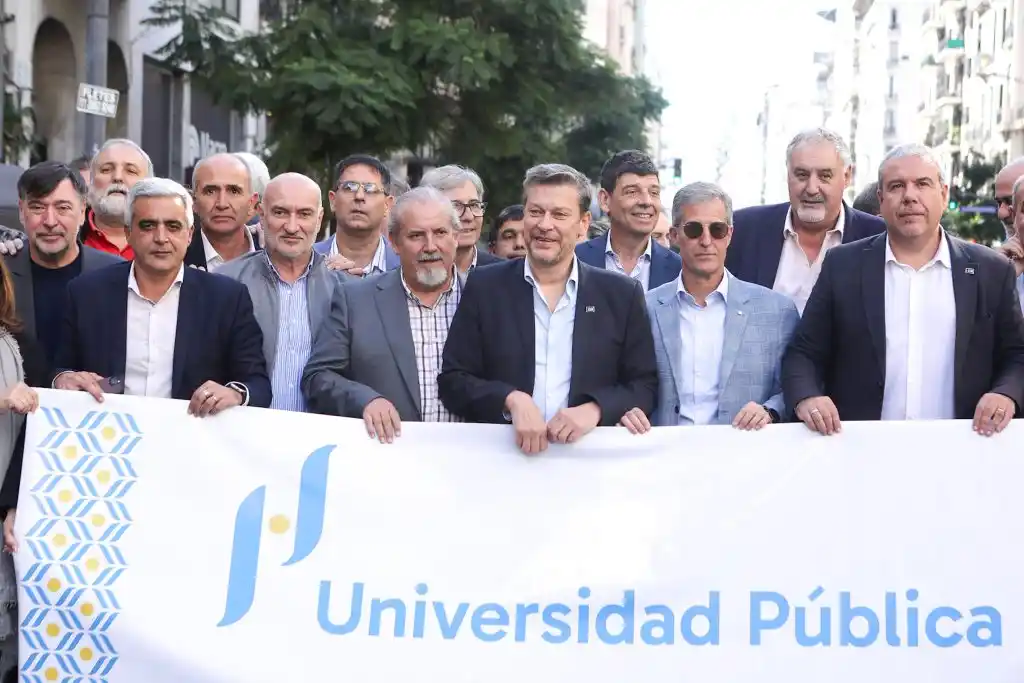Aba, junto a otros rectores.