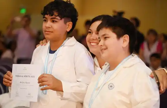 Se entregaron los Premios al Mérito a 90 escuelas primarias