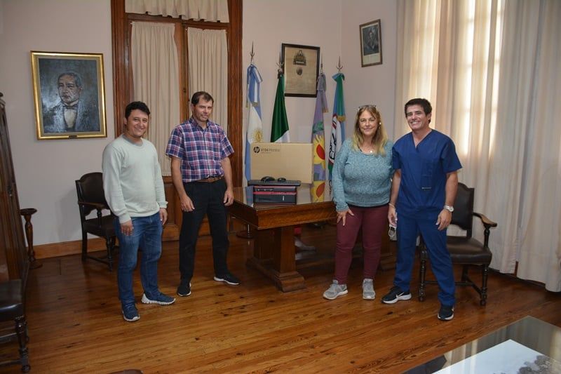 Entregaron maquinarias y elementos para delegaciones