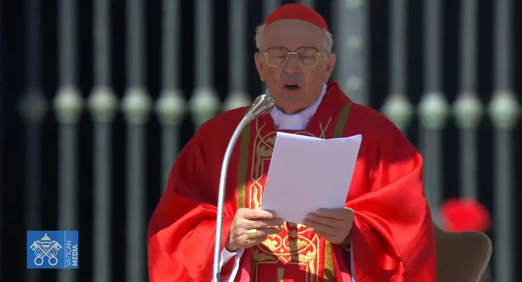 El cardenal Giovanni Battista Re,