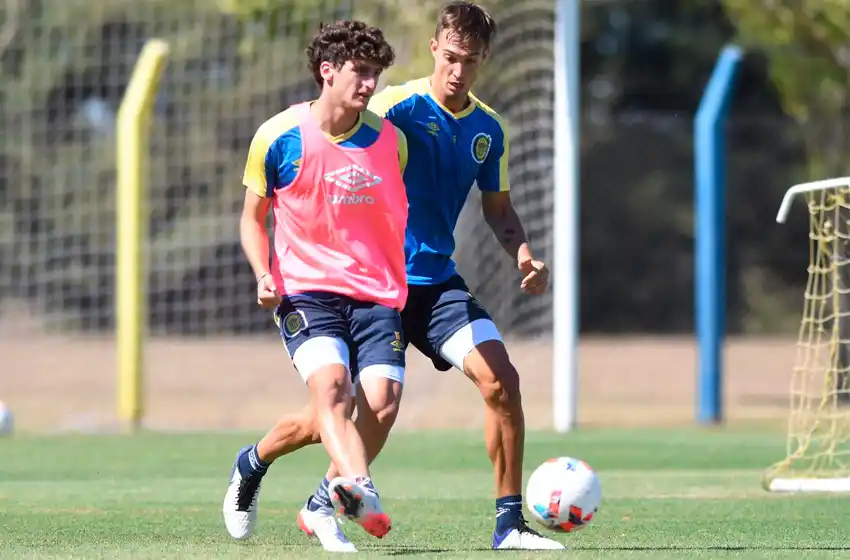 Malas noticias para Tévez: se lesionó Komar y podría perderse el resto del torneo