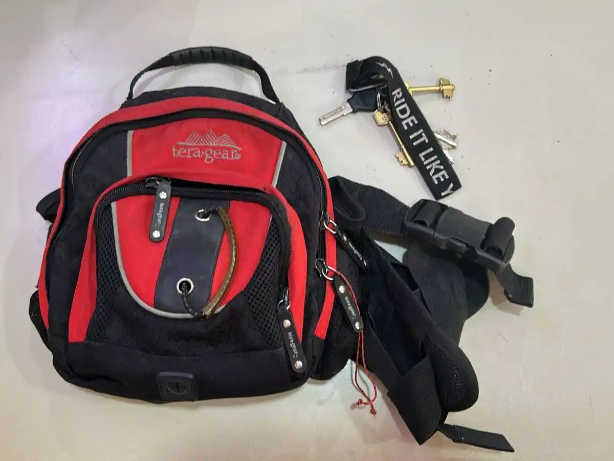 Hallaron un bolso con pertenencias y un llavero