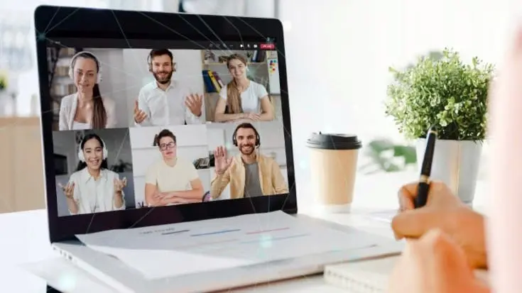 Cómo se visten los argentinos en la videollamadas laborales, según un estudio