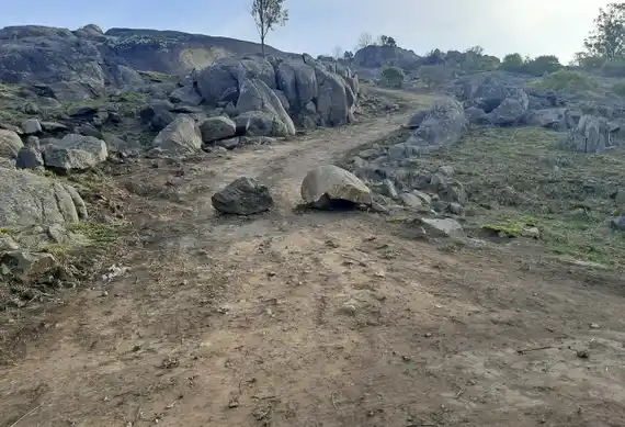 Cuestionamientos al avance del Municipio sobre el cerro La Movediza para hacer un nuevo paseo
