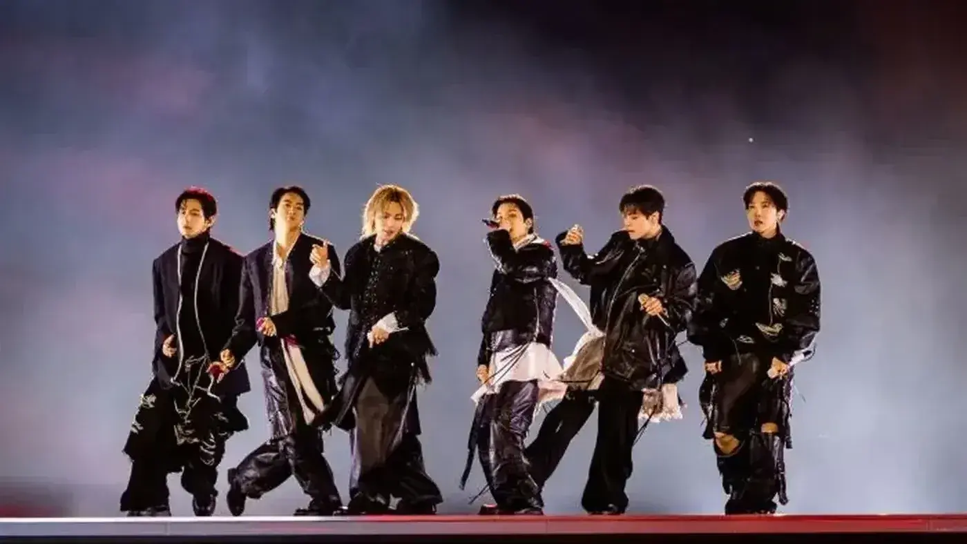 Banda BTS en escena.