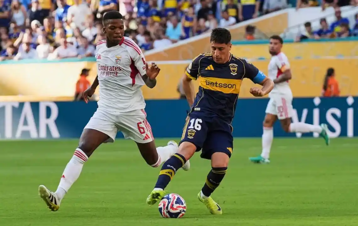 Boca sumó un punto en su debut ante Benfica, en uno de los golpes del certamen.