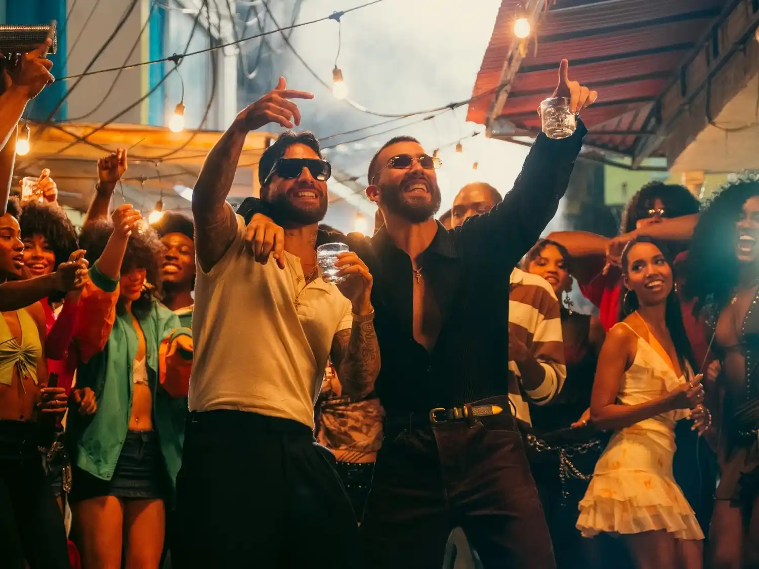 Manuel Turizo y Maluma presentan "Apambichao"