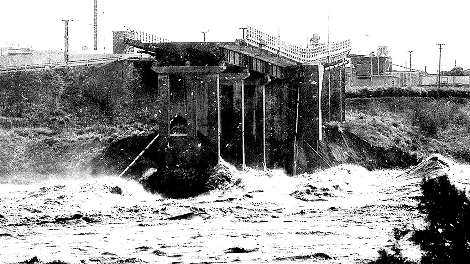 1980 │ La caía del Puente Ezcurra