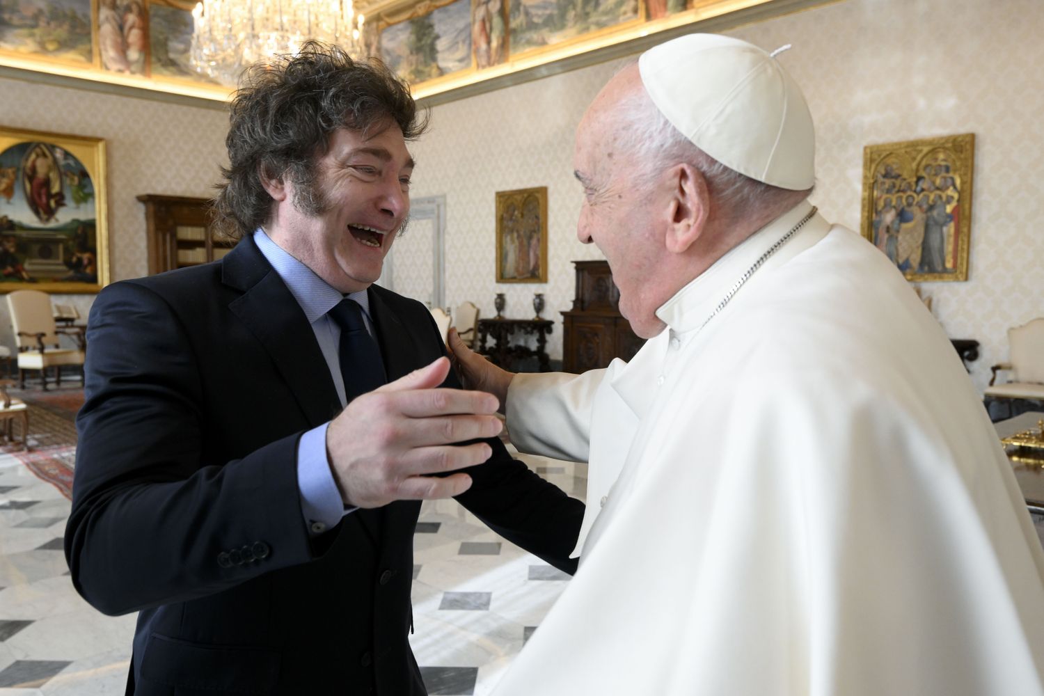 Milei y el Papa Francisco protagonizaron otro cálido saludo.