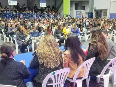 Comenzó una capacitación de acompañante
terapéutico con orientación en TEA
