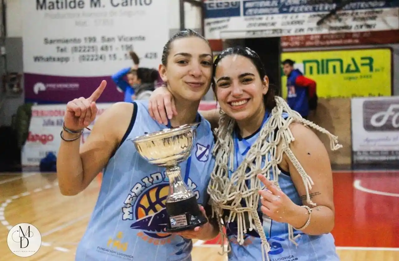 Todo esfuerzo tiene su recompensa: Giuliana Novella y Mai Alberti se consagraron campeonas en el básquet platense