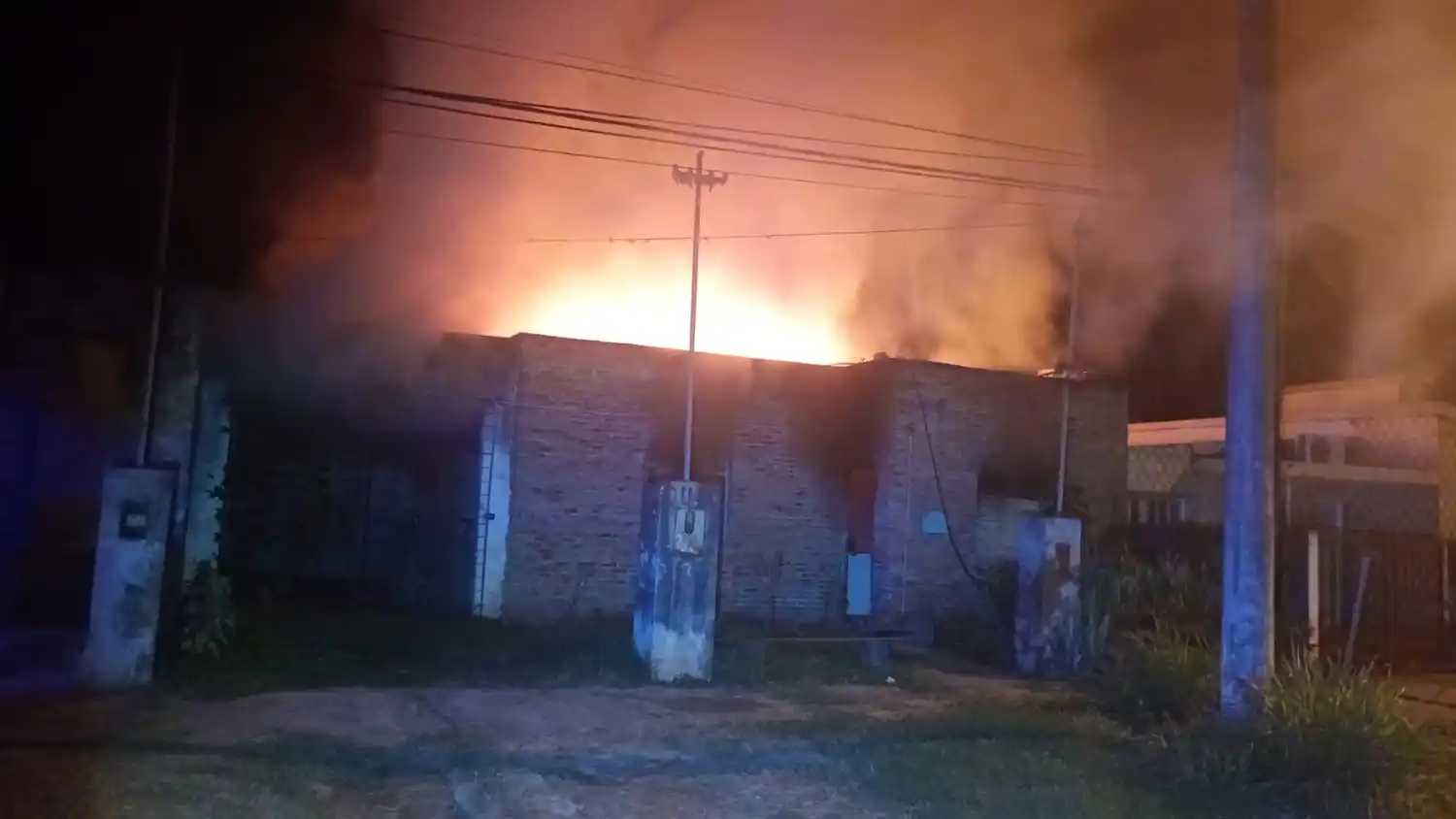 Detuvieron a un hombre tras incendios en una vivienda y una estación de servicio
