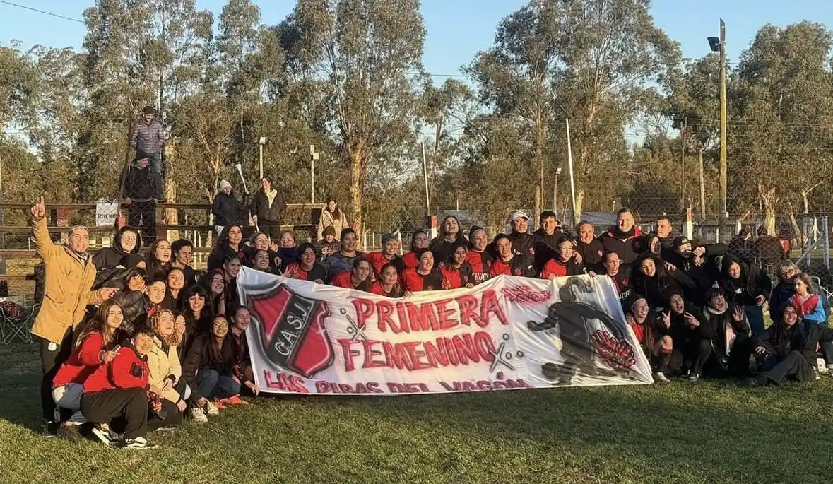 El plantel post final.