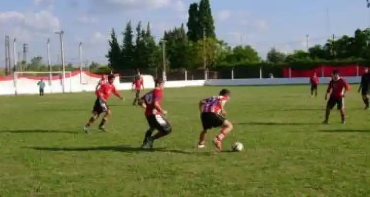 Paraná y Tablense arrancaron con todo