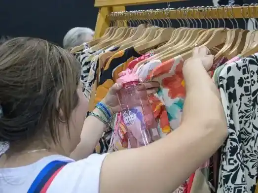 Las ventas minoristas cayeron 3,2% interanual en abril y suman un año en retroceso