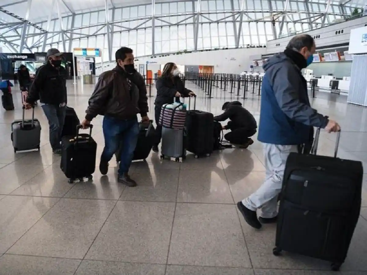 La OMS recomienda no viajar a mayores de 60 años por la variante Ómicron