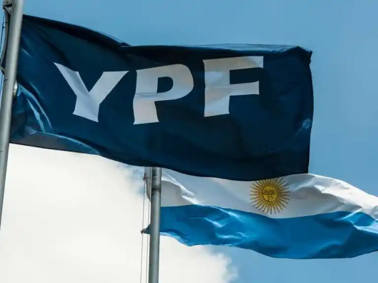 El Gobierno busca estirar plazos y ganar tiempo antes de entregar el 51% de YPF. Foto: Gentileza