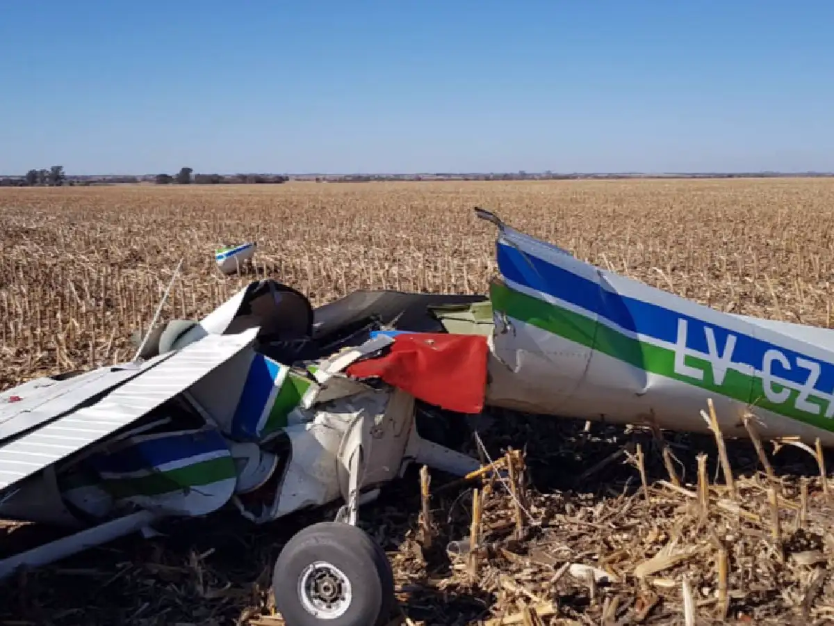 Dos personas murieron al estrellarse una avioneta