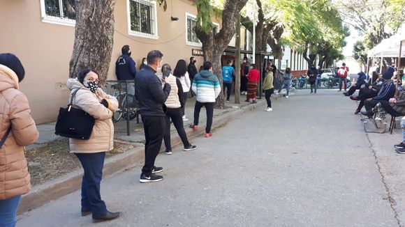 Vacunación contra el coronavirus: llegaron 1600 dosis de Sinopharm y habilitan “vacuna libre” a mayores de 30 años