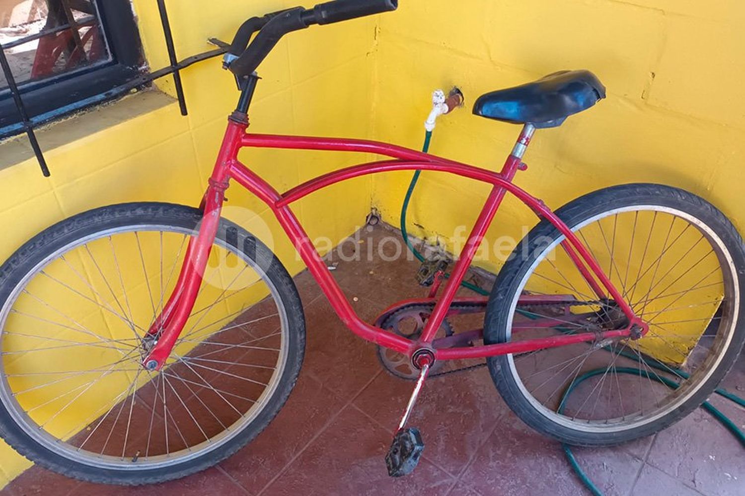 La PDI de Rafaela hizo una requisa en barrio Amancay y recuperó una bici de dudosa procedencia