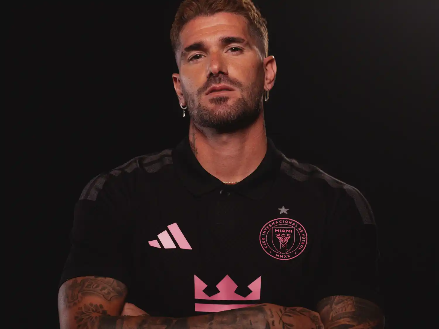 Rodrigo De Paul luciendo la nueva camiseta alternativa del último campeón de MLS. Foto:Inter Miami FC