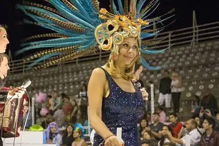 Los Latidos de Papelitos hicieron vibrar a la segunda noche de Carnaval