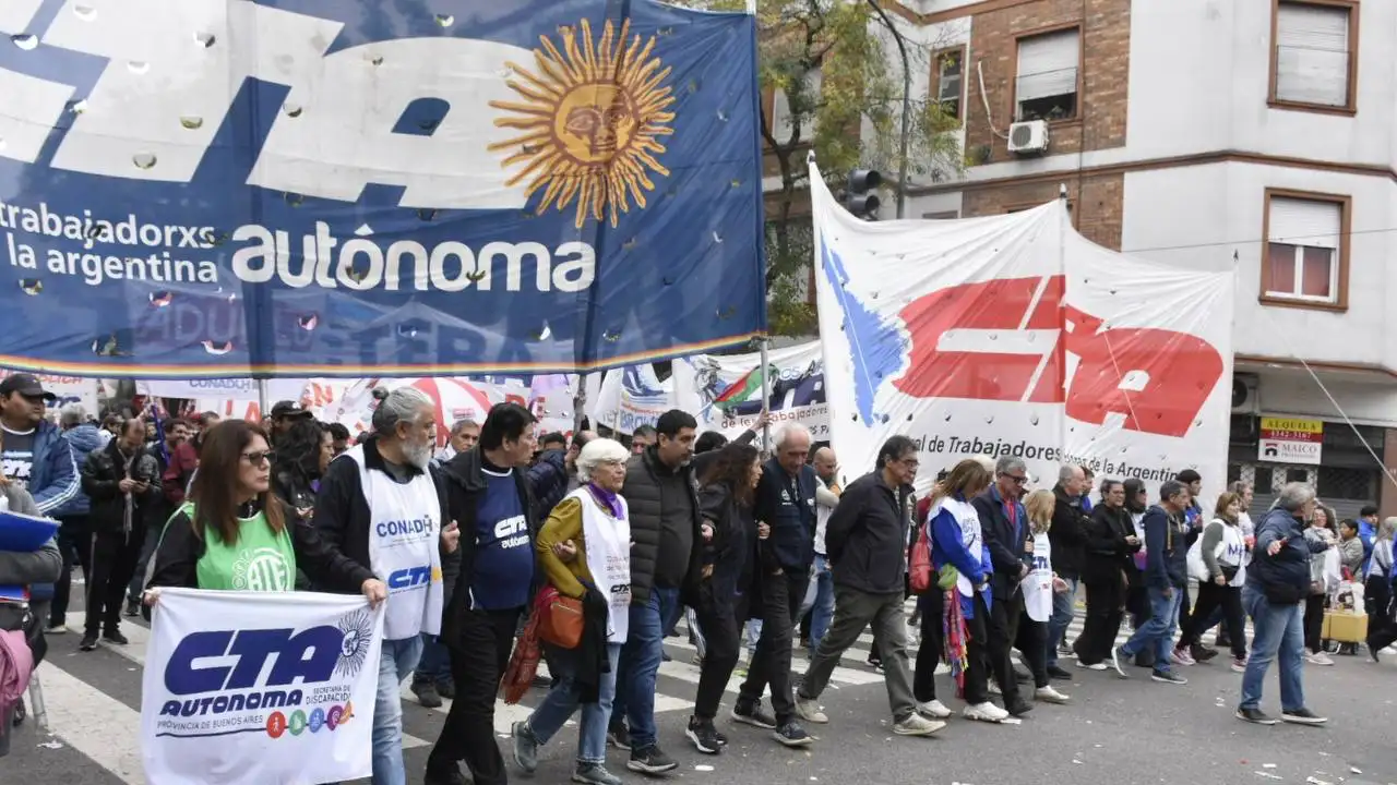 Las CTA impugnan por el salario mínimo.