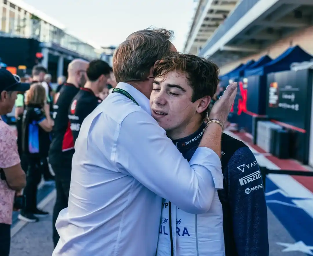 "La vuelta rápida la tuve hasta casi el final, hasta que me la sacó este, el francés. Una pena. Que me la devuelva", había dicho el pilarense.