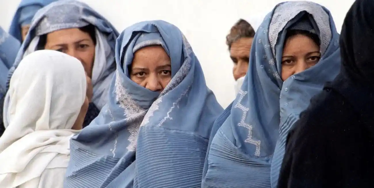 El nuevo Código Penal de los talibanes legaliza la violencia física contra las mujeres.