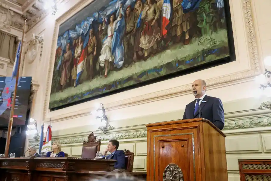 Apertura de sesiones:  Contundente balance de gestión del gobernador Perotti