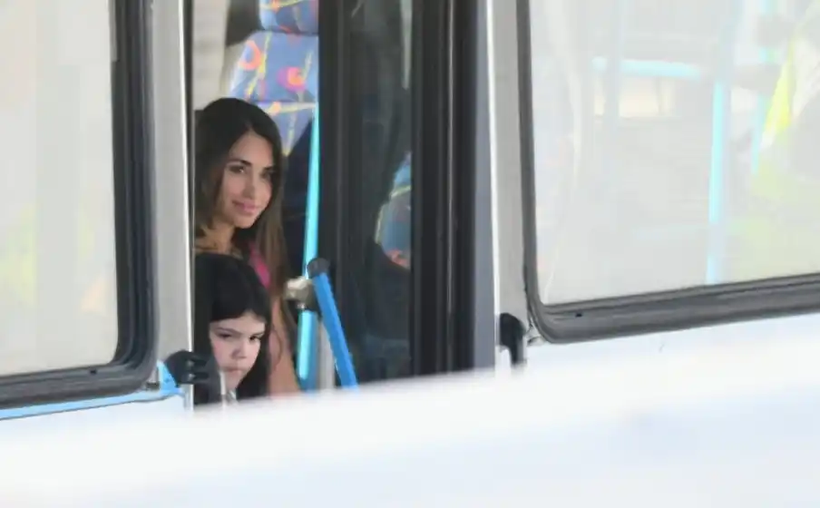 La familia de Messi llegó a Rosario y se espera por el arribo del capitán de la selección