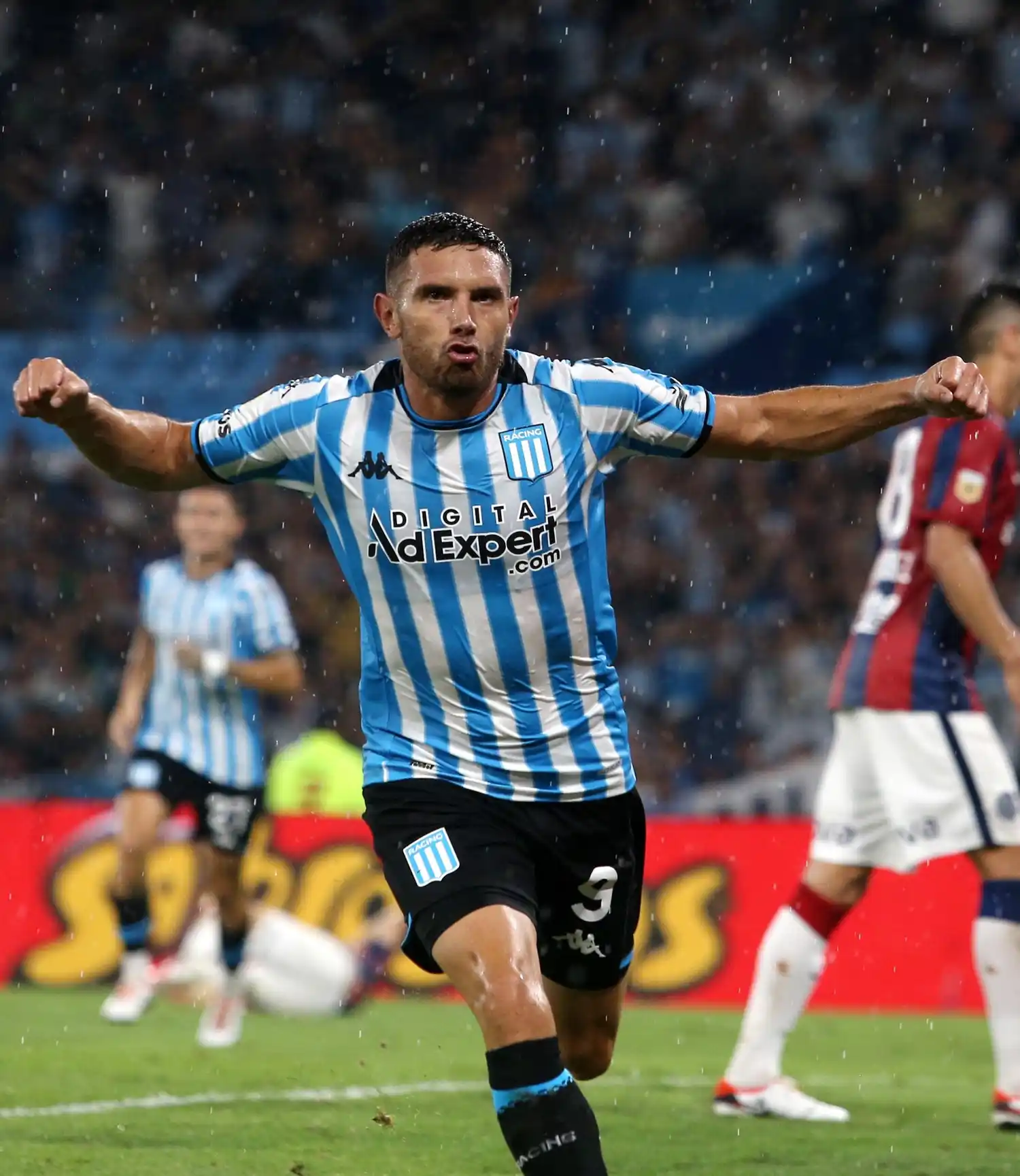 Martínez llega en racha goleadora para Racing.