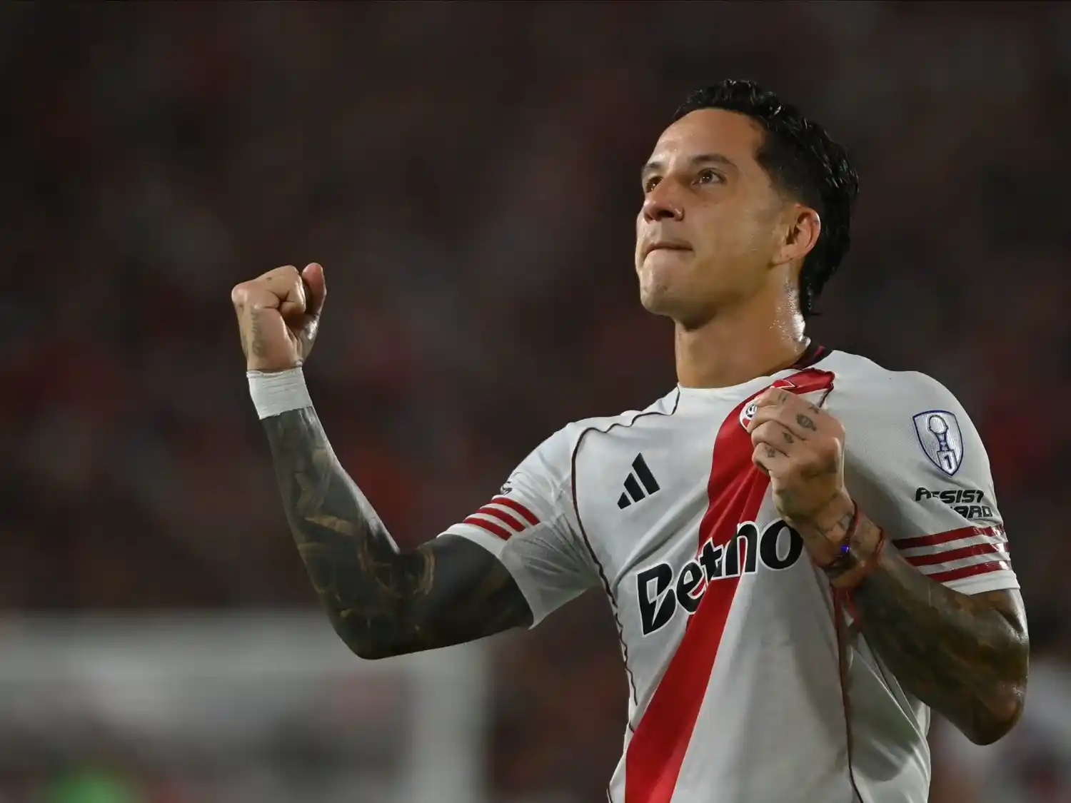 Driussi, el goleador de la noche en el Monumental.