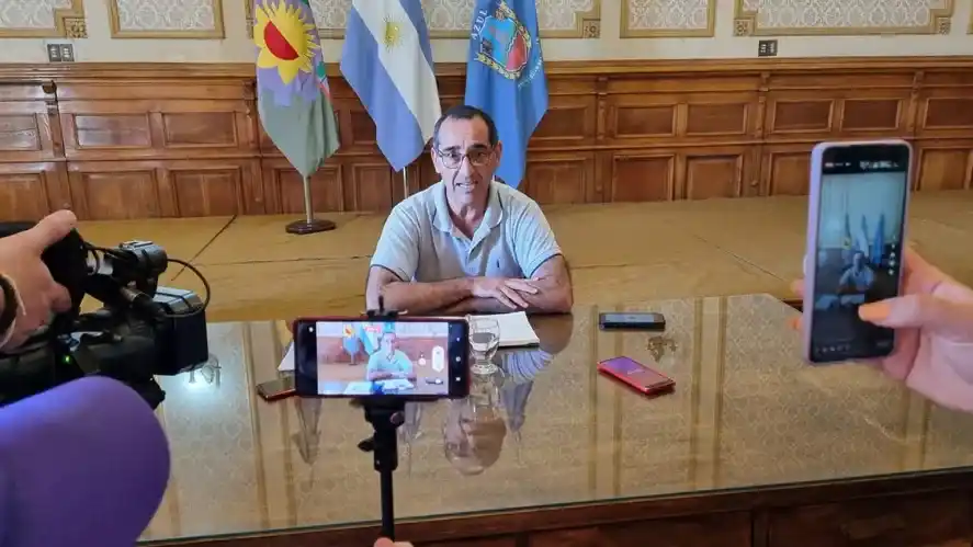 Azul: el próximo jefe comunal aseguró que la nueva tasa previene el recorte de obra pública de Milei