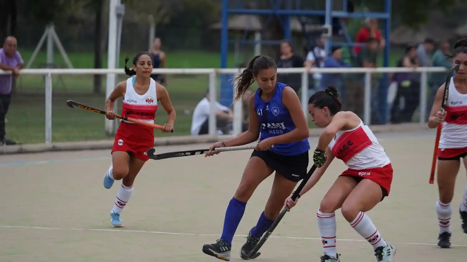 Las "Pingüinas" no pudieron con Universitario y quedaron eliminadas de la Copa Córdoba